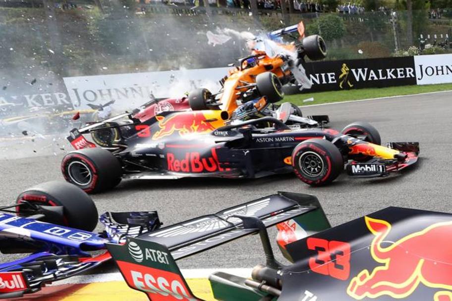 A Spa la partenza era stata drammatica, con lo spaventoso incidente che ha coinvolto Fernando Alonso. Afp